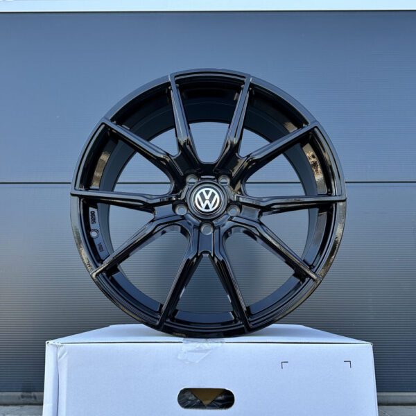 19 Zoll Felgen V1 Wheels V1 schwarz für VW Golf 7 8 GTI Clubsport TCR 7R 8R