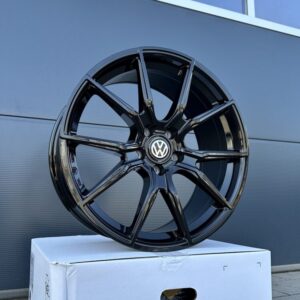 4x 18 Zoll Felgen V1 Wheels V1 schwarz für VW Golf 7 8 GTI Clubsport TCR 7R 8R 3